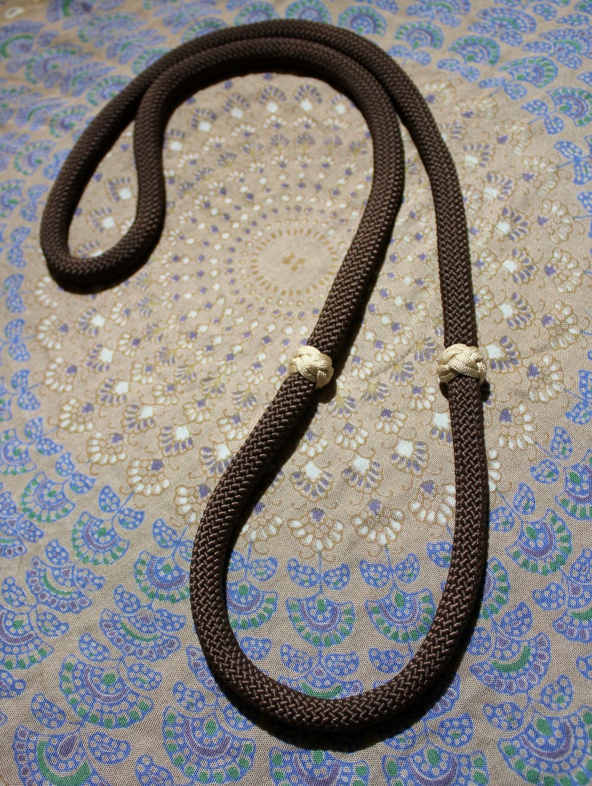 Nákrčník s turbánky hnědý • 140cm (obvod)
